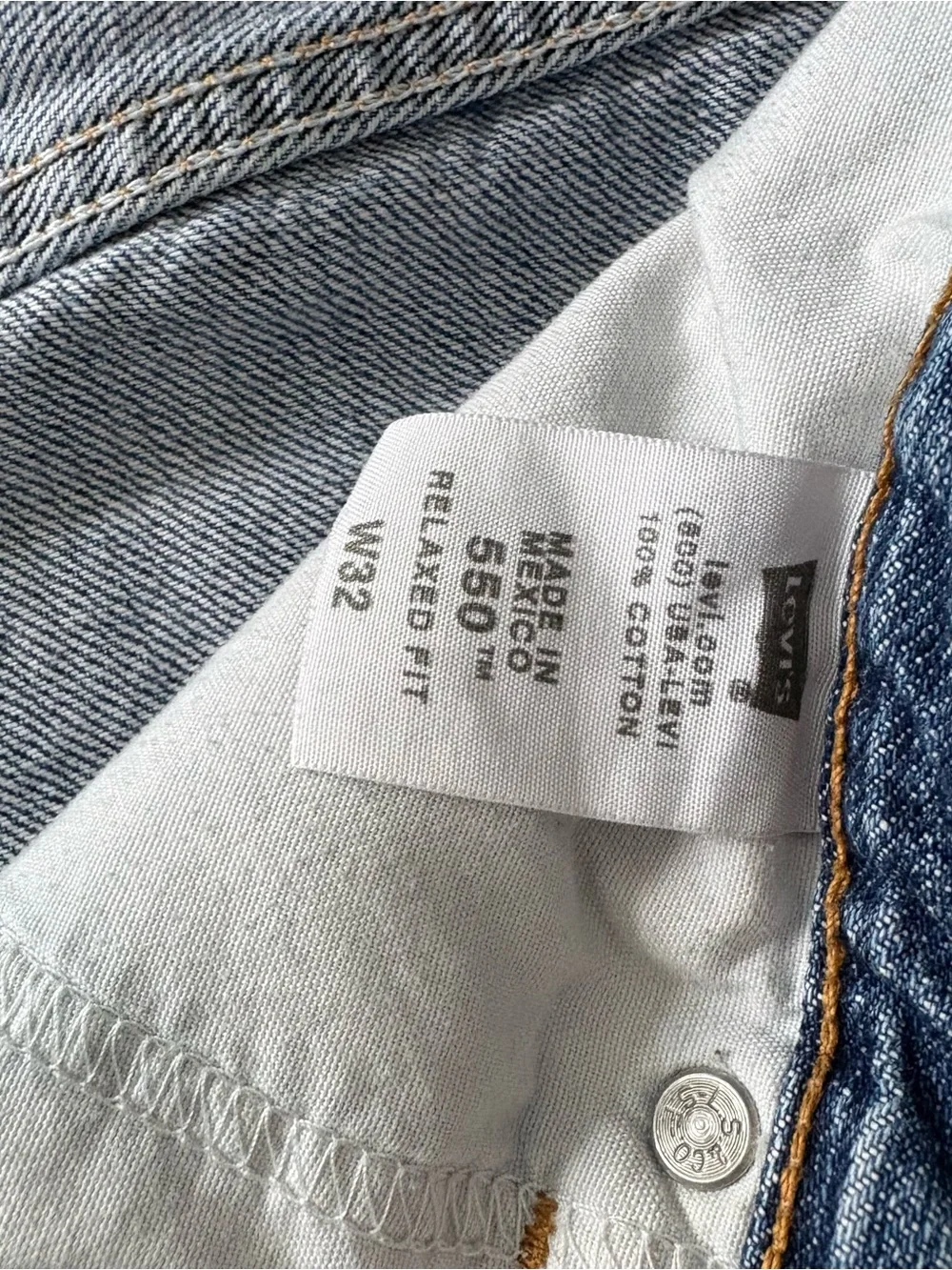 Levi's Medium Blue Denim Jean Shorts 550 relaxed fit